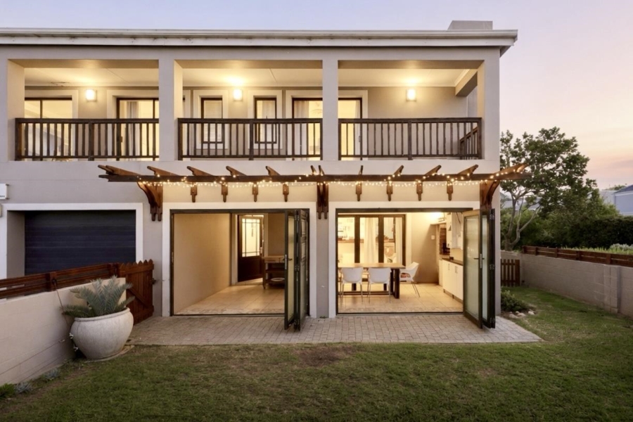 3 Bedroom Property for Sale in Kraaibosch Western Cape